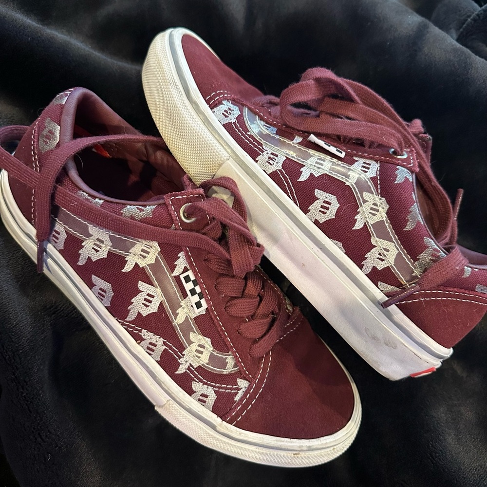 Vans Burgundy Sneakers with White Pattern